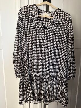 Maeve Black and White Houndstooth Tiered Long Sleeve Dress